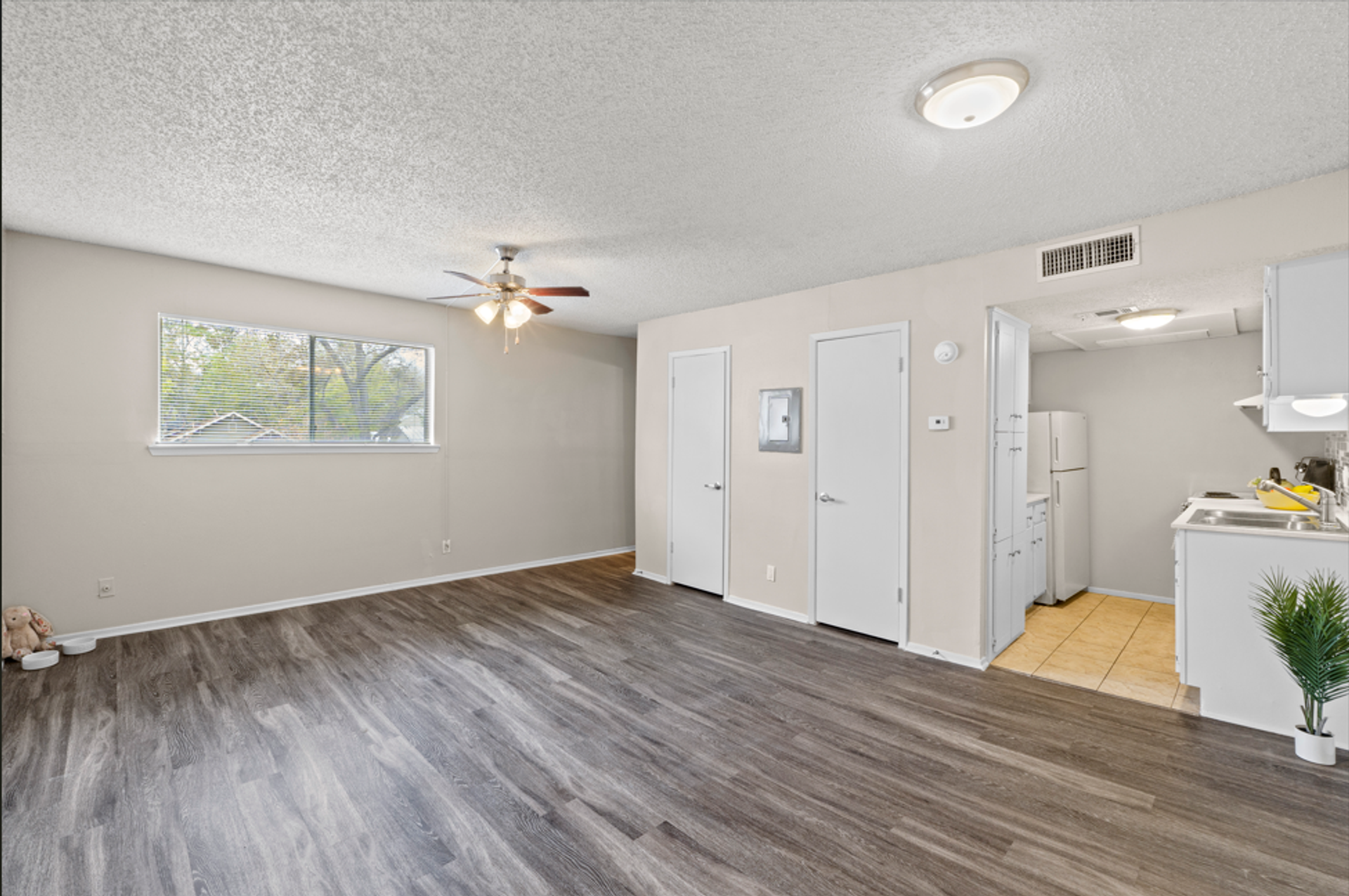 Austin Apartment: 108 W 45th St