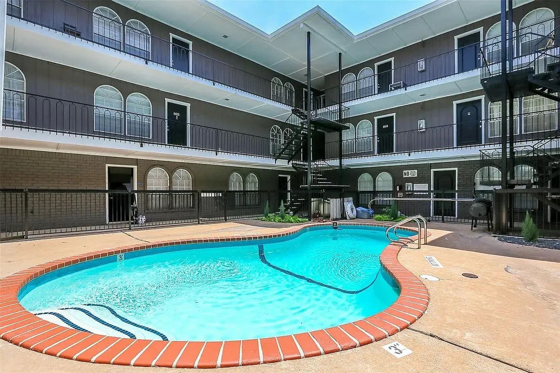 Austin Apartment: 101 E 33rd St
