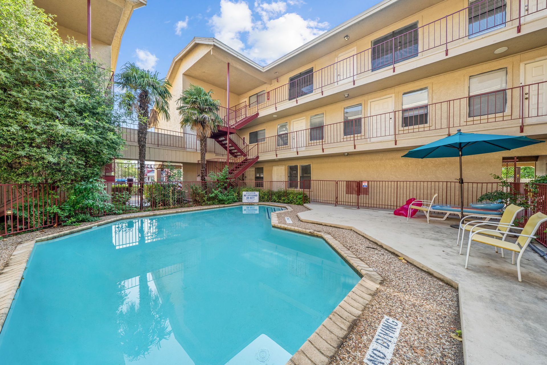 Austin Apartment: 923 E. 41st St