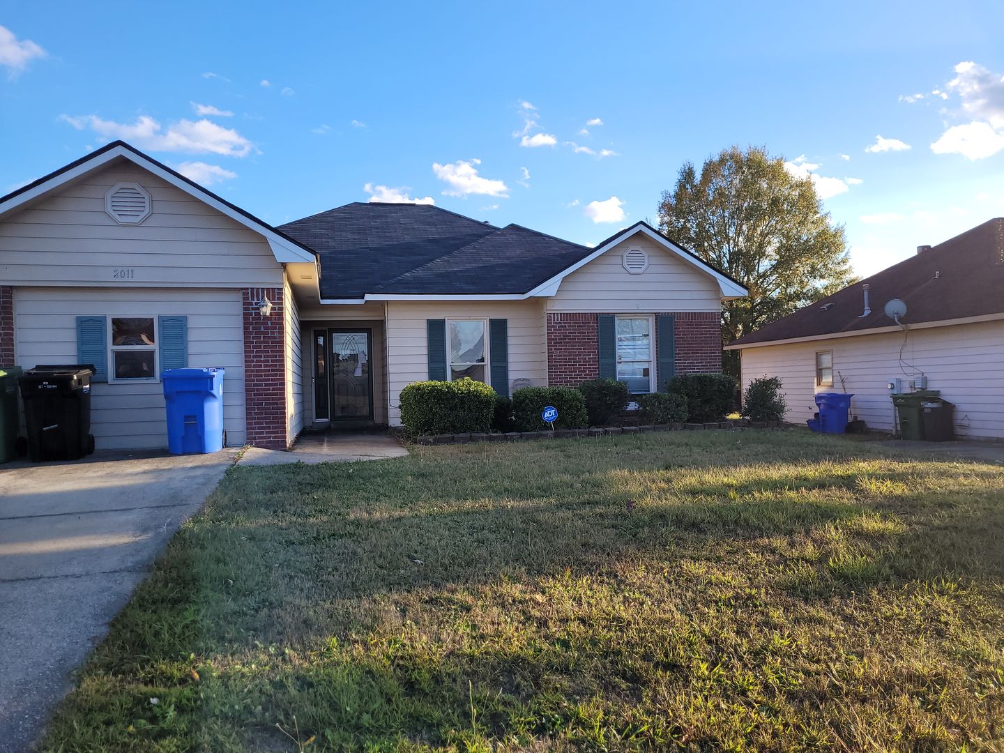 Columbus House: 2011 Arrow Point Lane