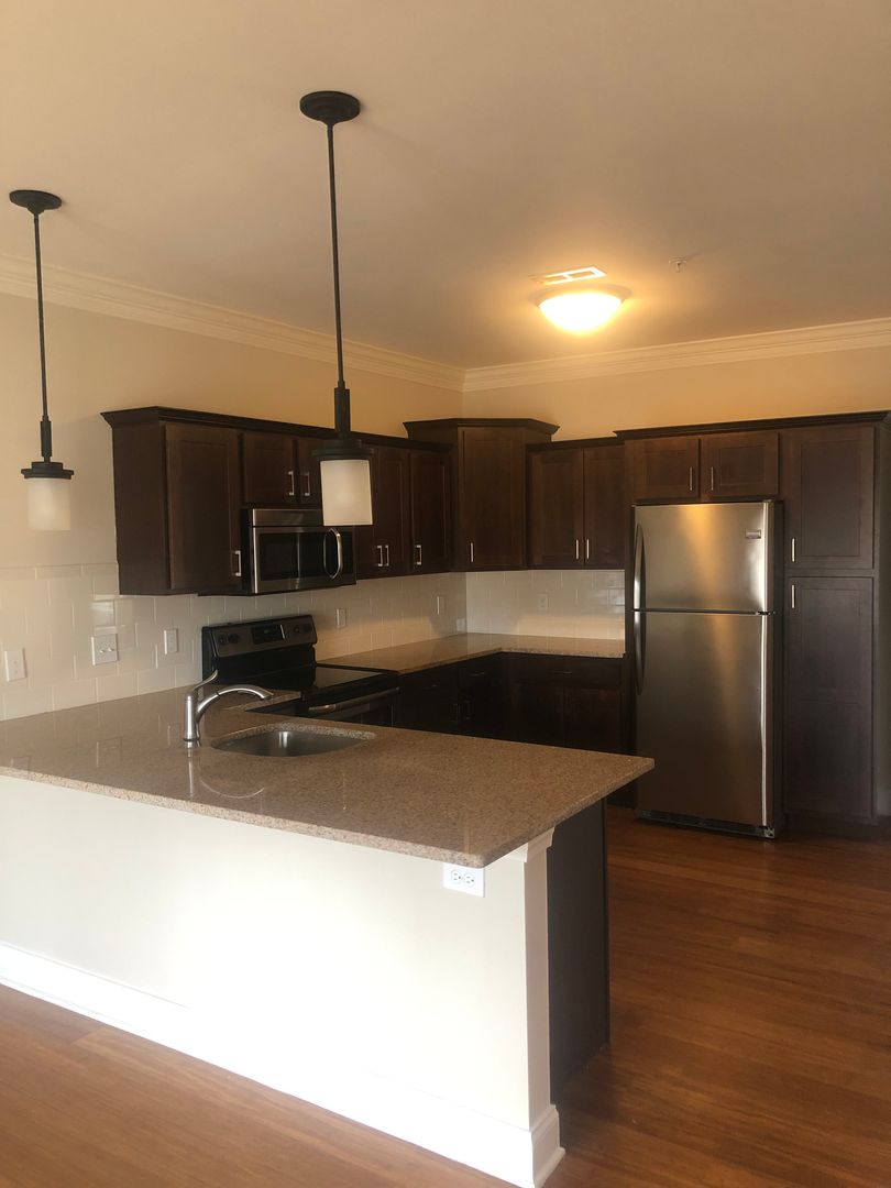 Glenmont Apartment: Thornsbrook Drive
