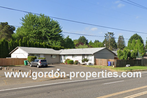 NE Lombard St - 2 bedroom single-level unit in tri-plex – photo 1