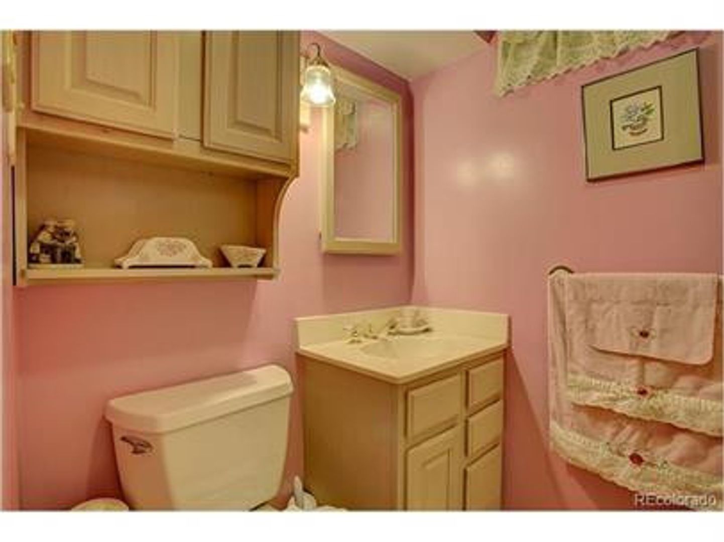 Northglenn House: 10711 Blue Jay Lane