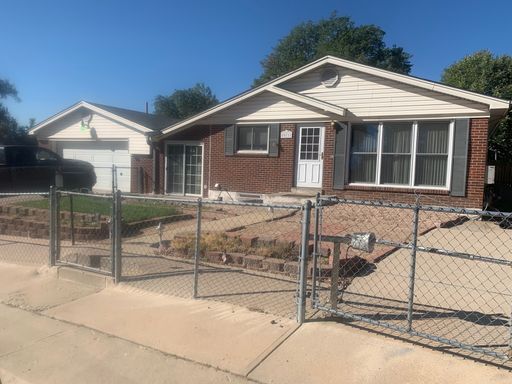 Updated clean and colorful 3 bed 2 bath ranch with a 2-Car garage! – photo 1
