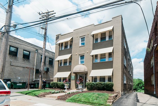 101 Central Square - Unit 09, Mt. Lebanon, PA 15228