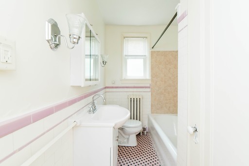 126 Central Square - Unit 05, Mt. Lebanon, PA 15228