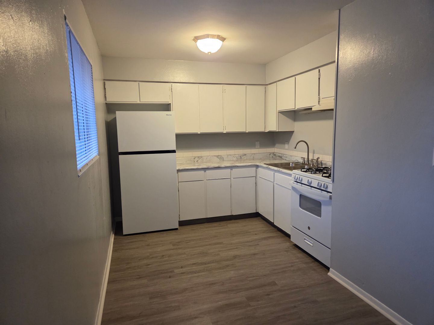Chillicothe Apartment: 227 W Elm St