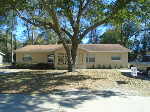 2BR/1BA Eastside Oaks Duplex – photo 1
