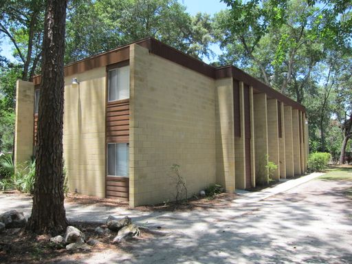 2BR/1BA Glennwood Apartment – photo 1