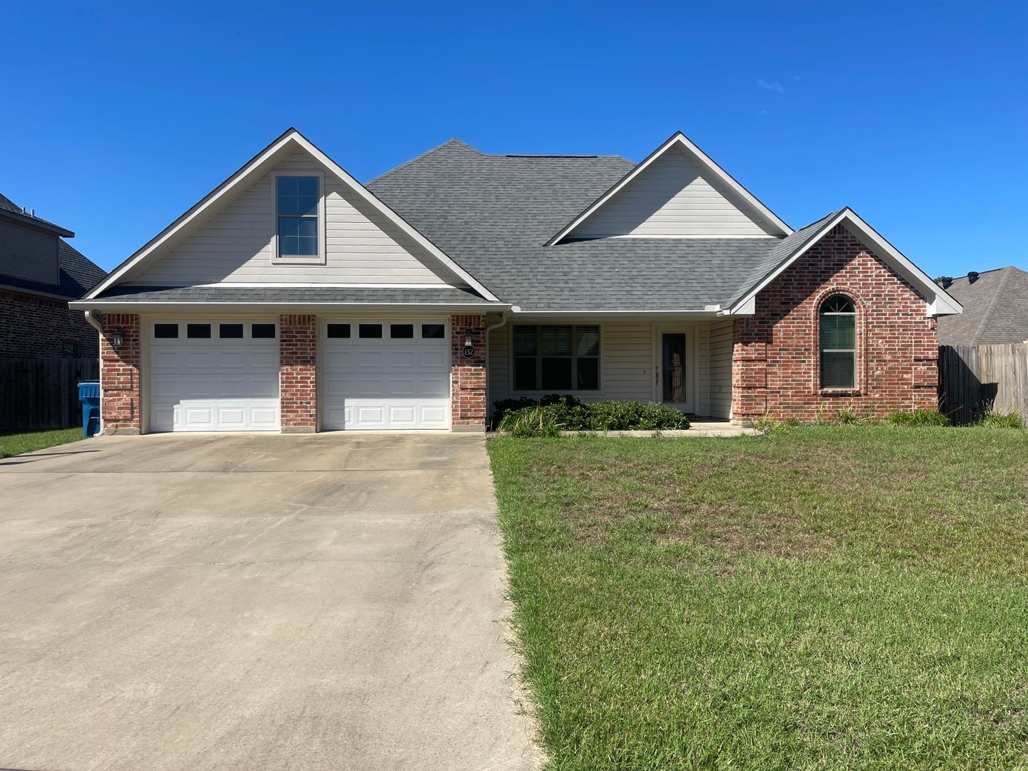 Benton House: 132 Lola Circle