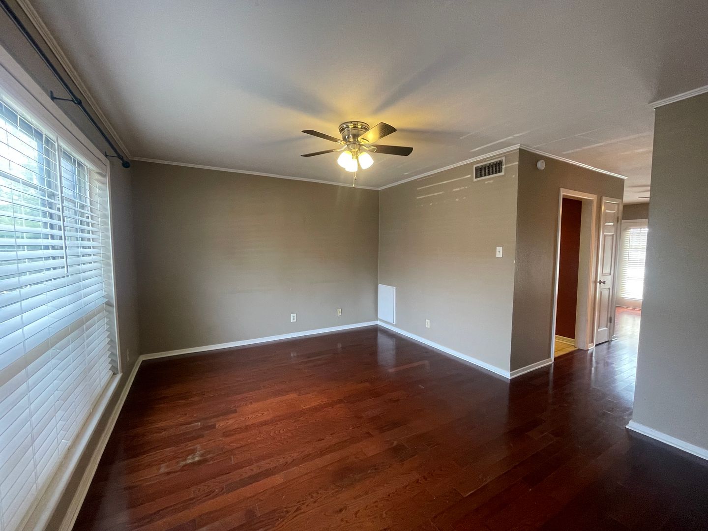 Shreveport House: 1820 E. Kings Highway #33