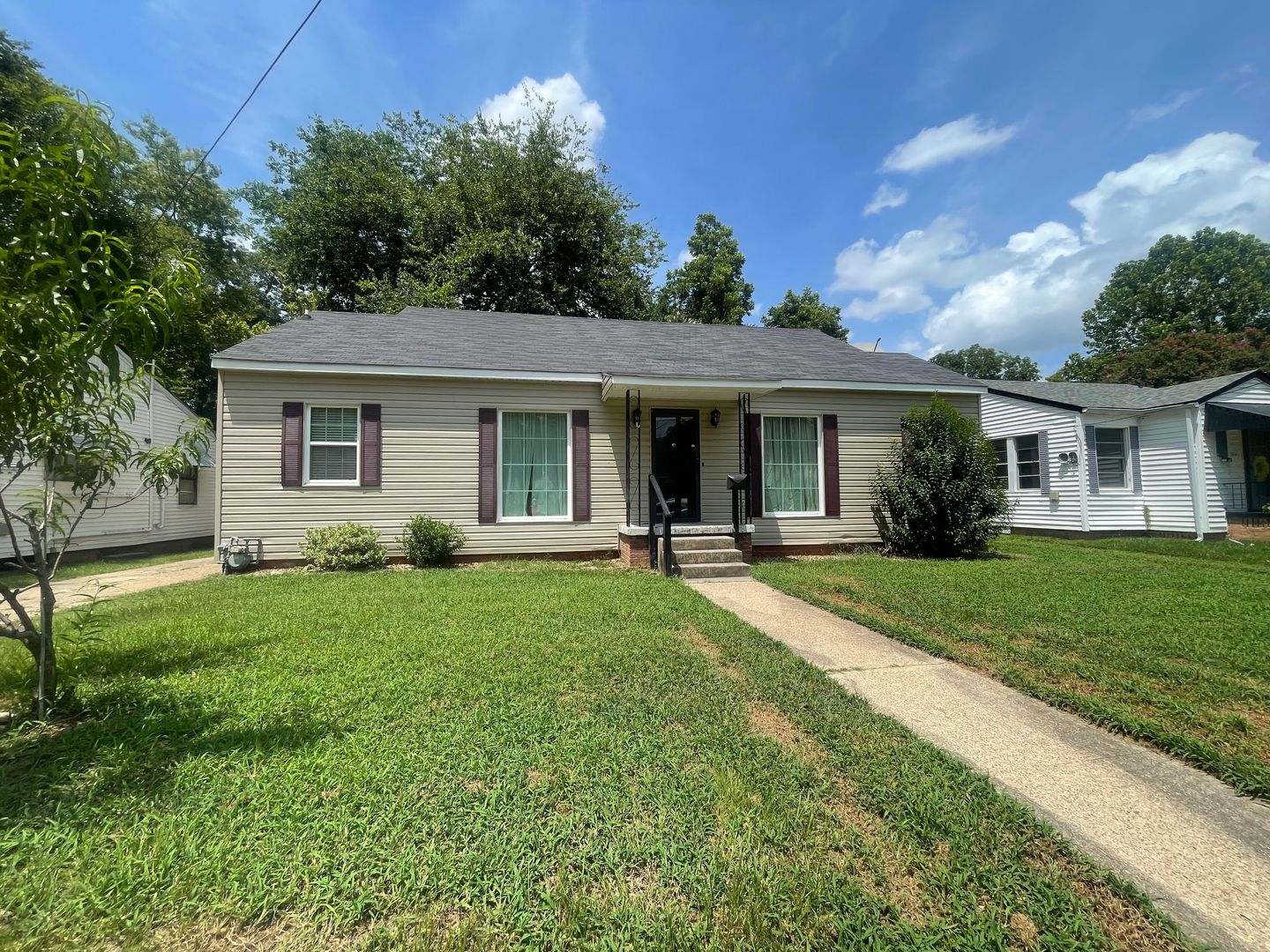 Shreveport House: 250 E. Fairview Street