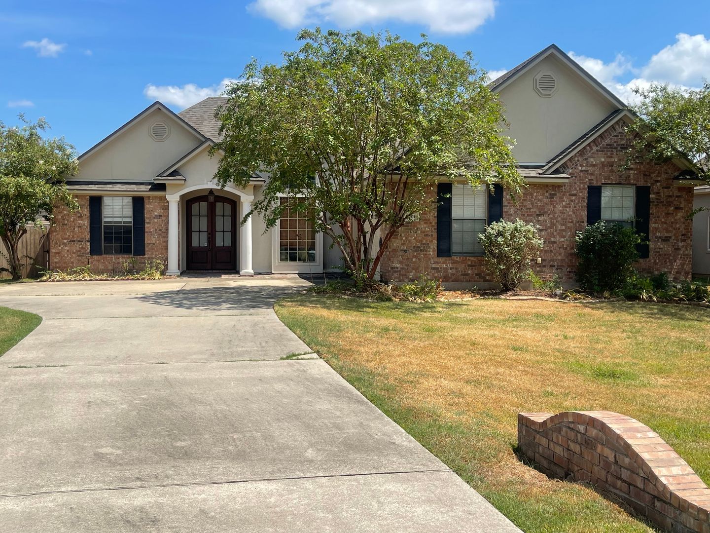 Benton House: 4005 Elizabeth Lane