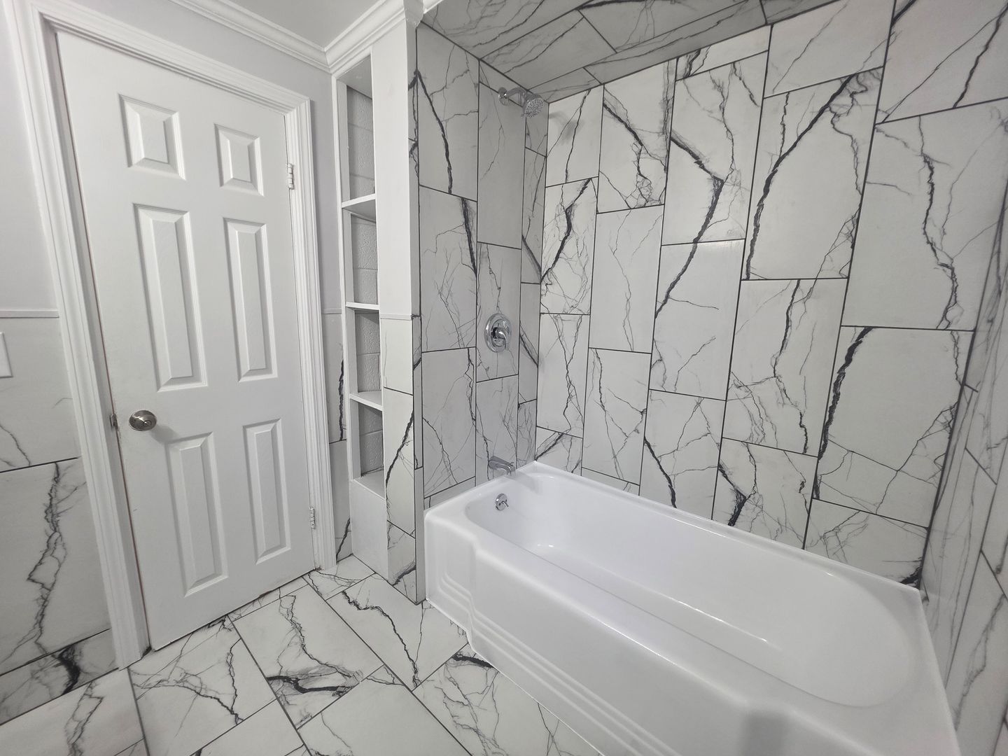 Rocky Mount Apartment: 212 Oak Street