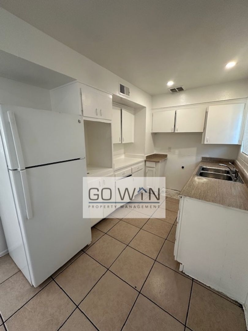 Phoenix Apartment: 1015 N 28th Street