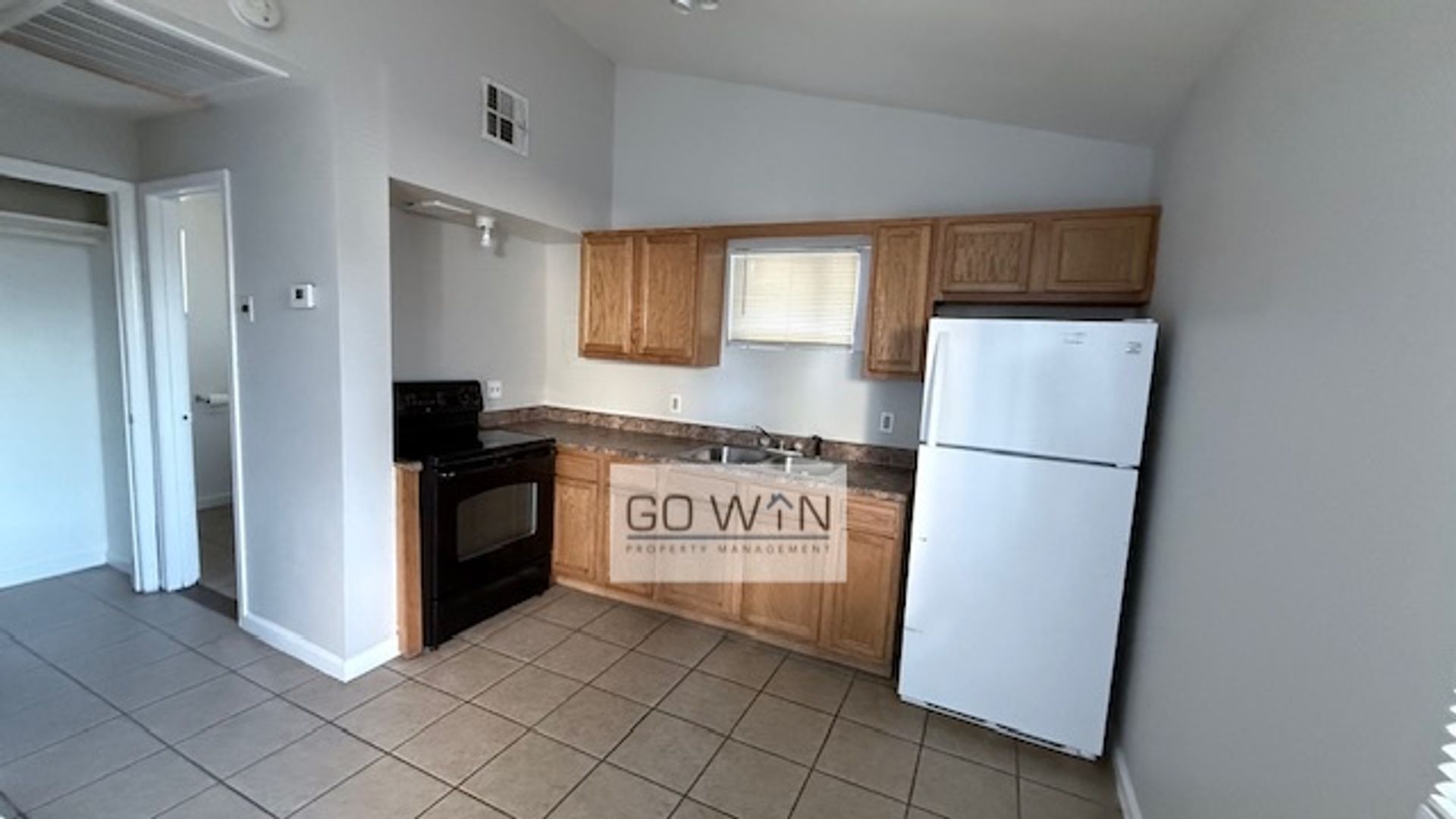 Mesa Apartment: 522 S Mesa Dr