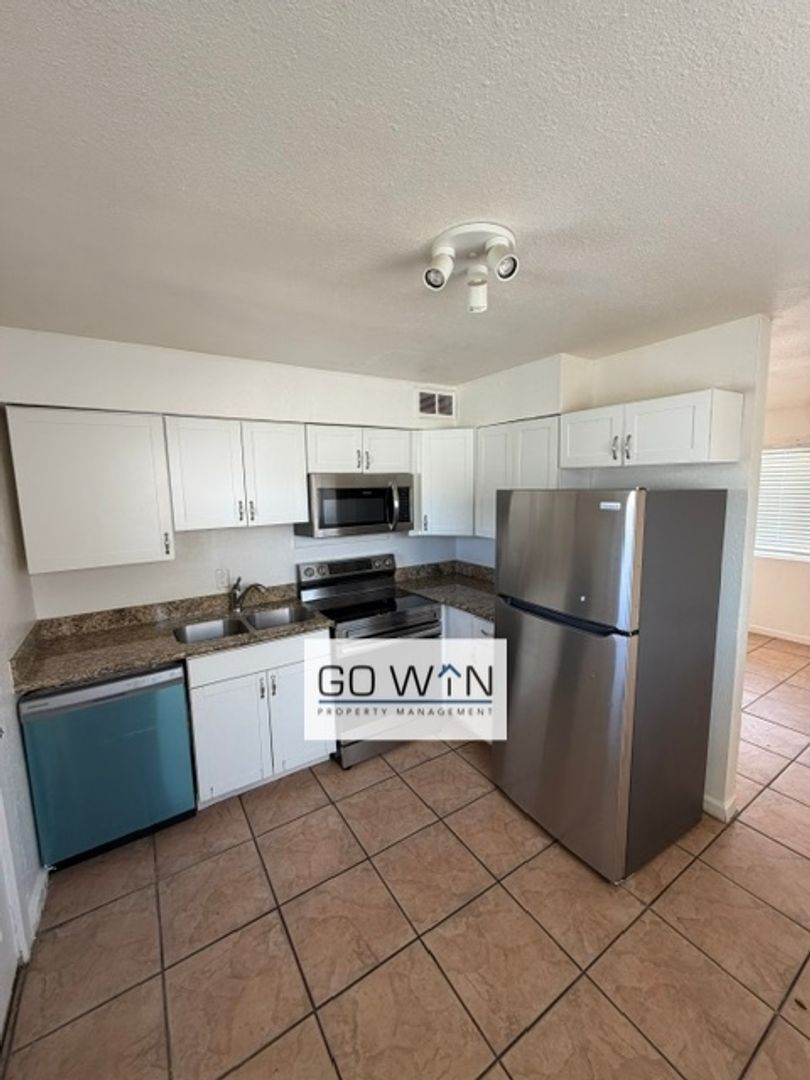 Phoenix Apartment: 1021 North 28th Street