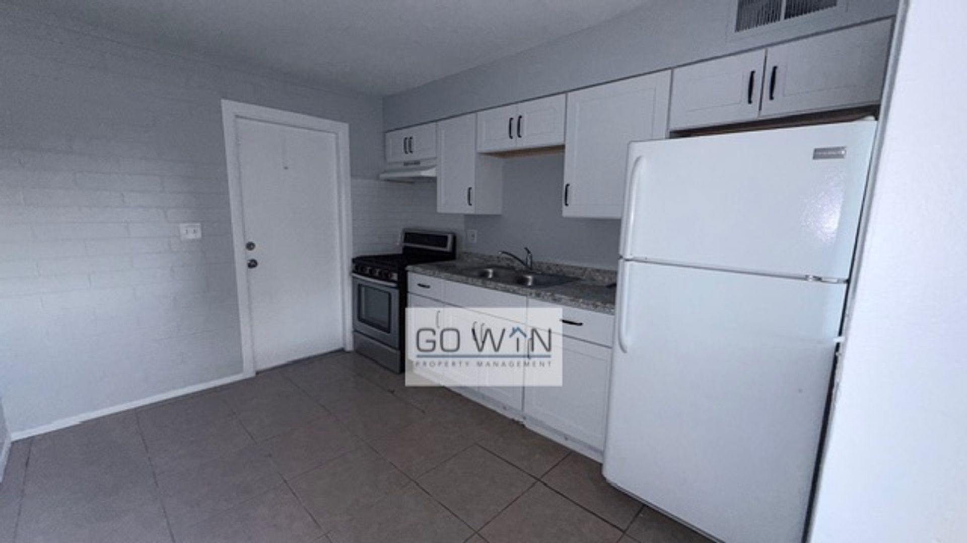 Mesa Apartment: 559 S Bellview