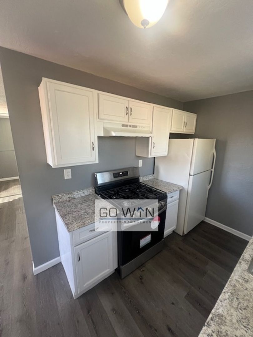 Phoenix Apartment: 1836 E Harvard St