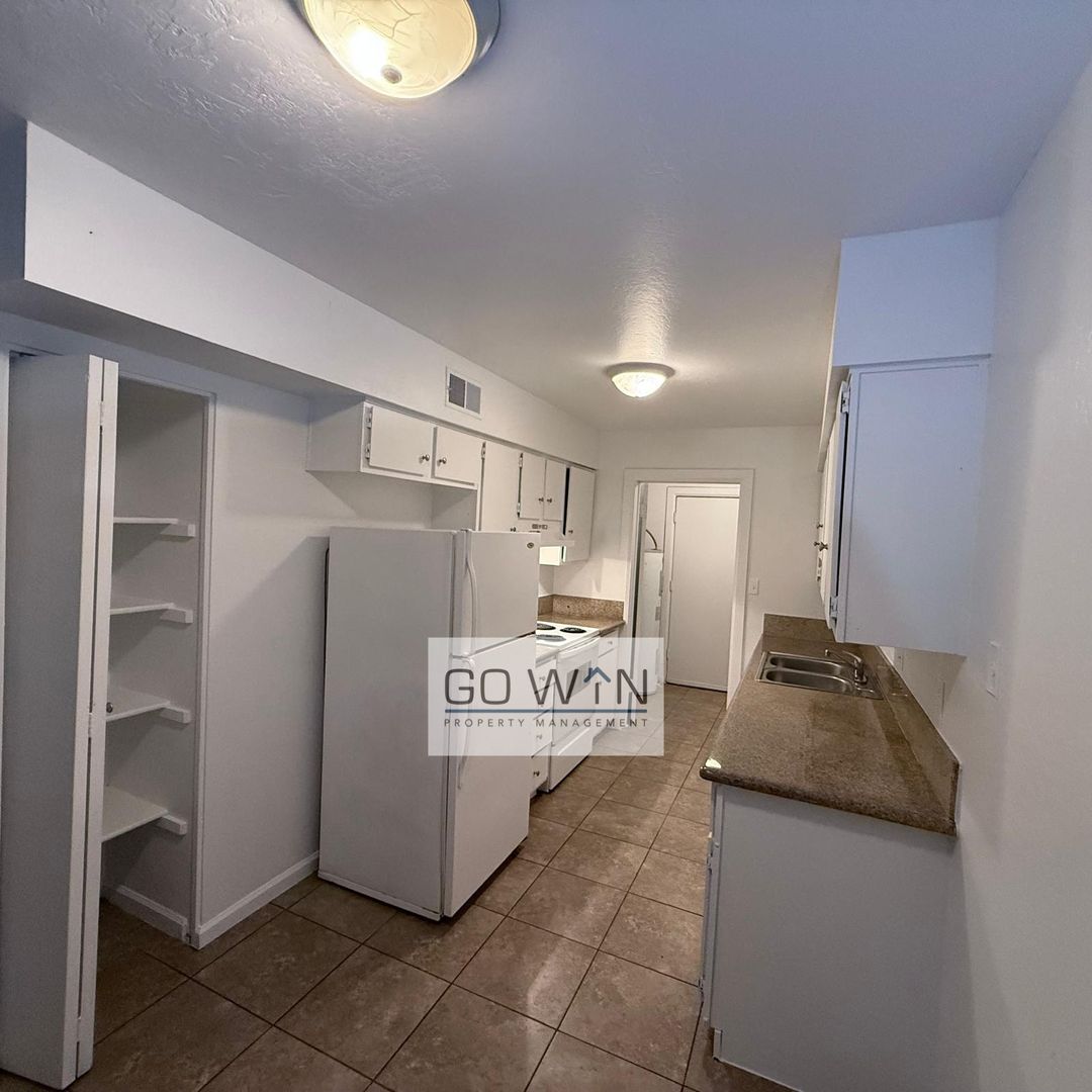 Mesa Apartment: 44 South Williams