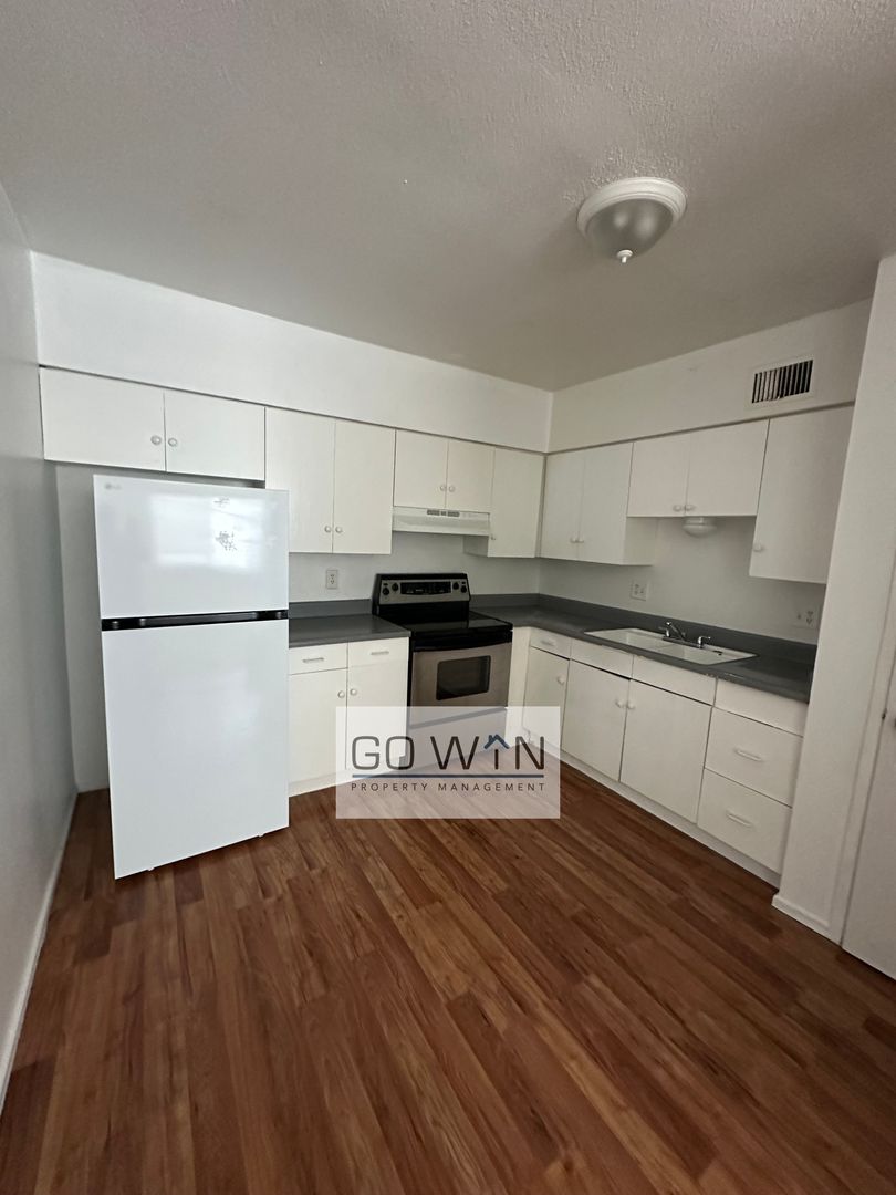 Mesa Apartment: 2314 East Broadway Road