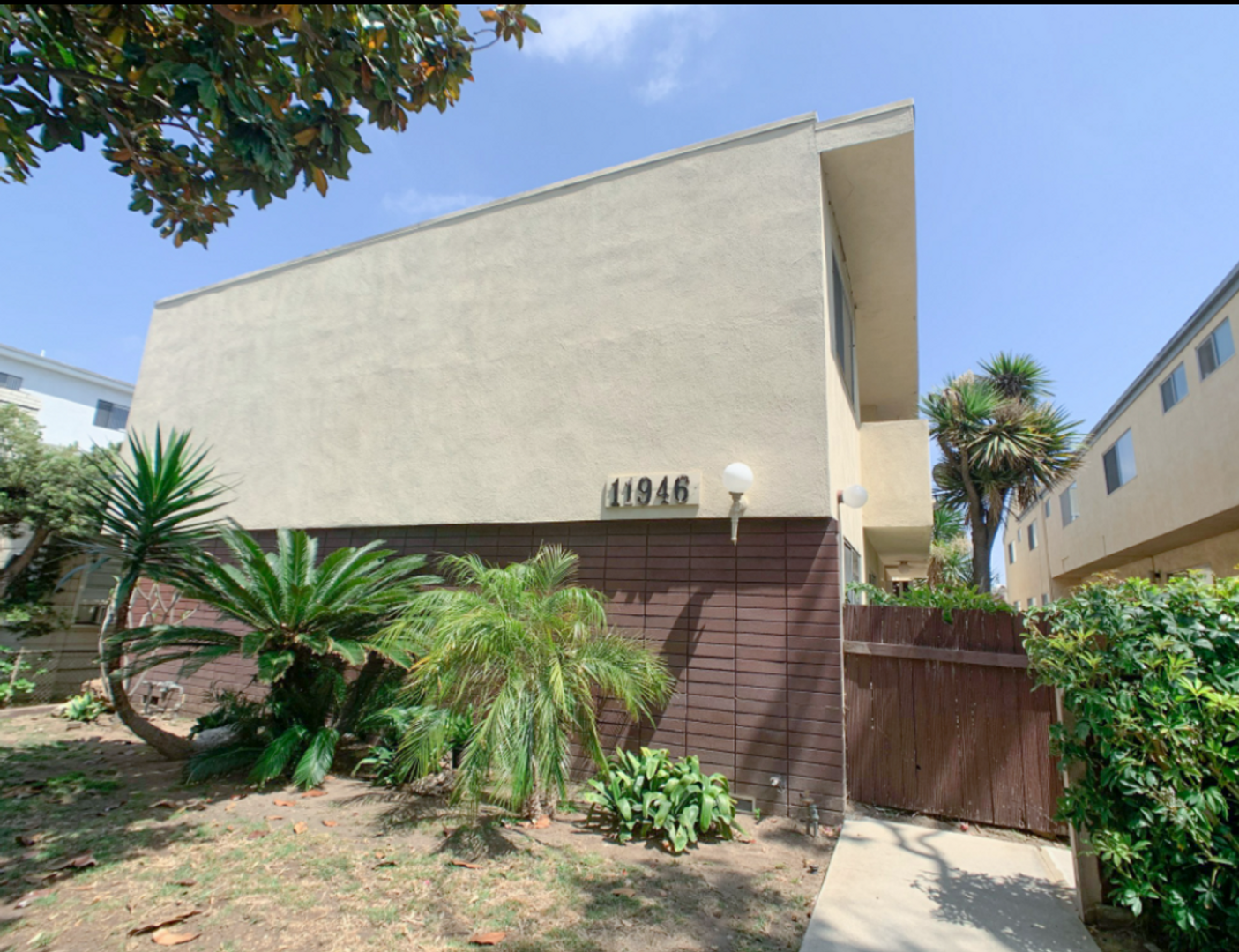 Los Angeles Apartment: 11946 Kiowa Ave.