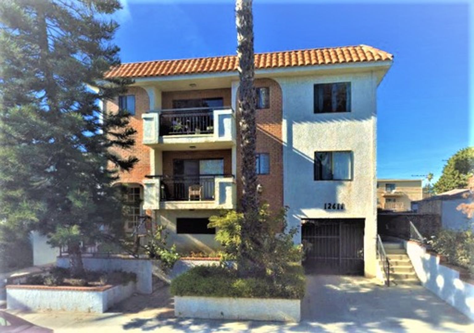 Los Angeles Apartment: 12611 Pacific Ave.