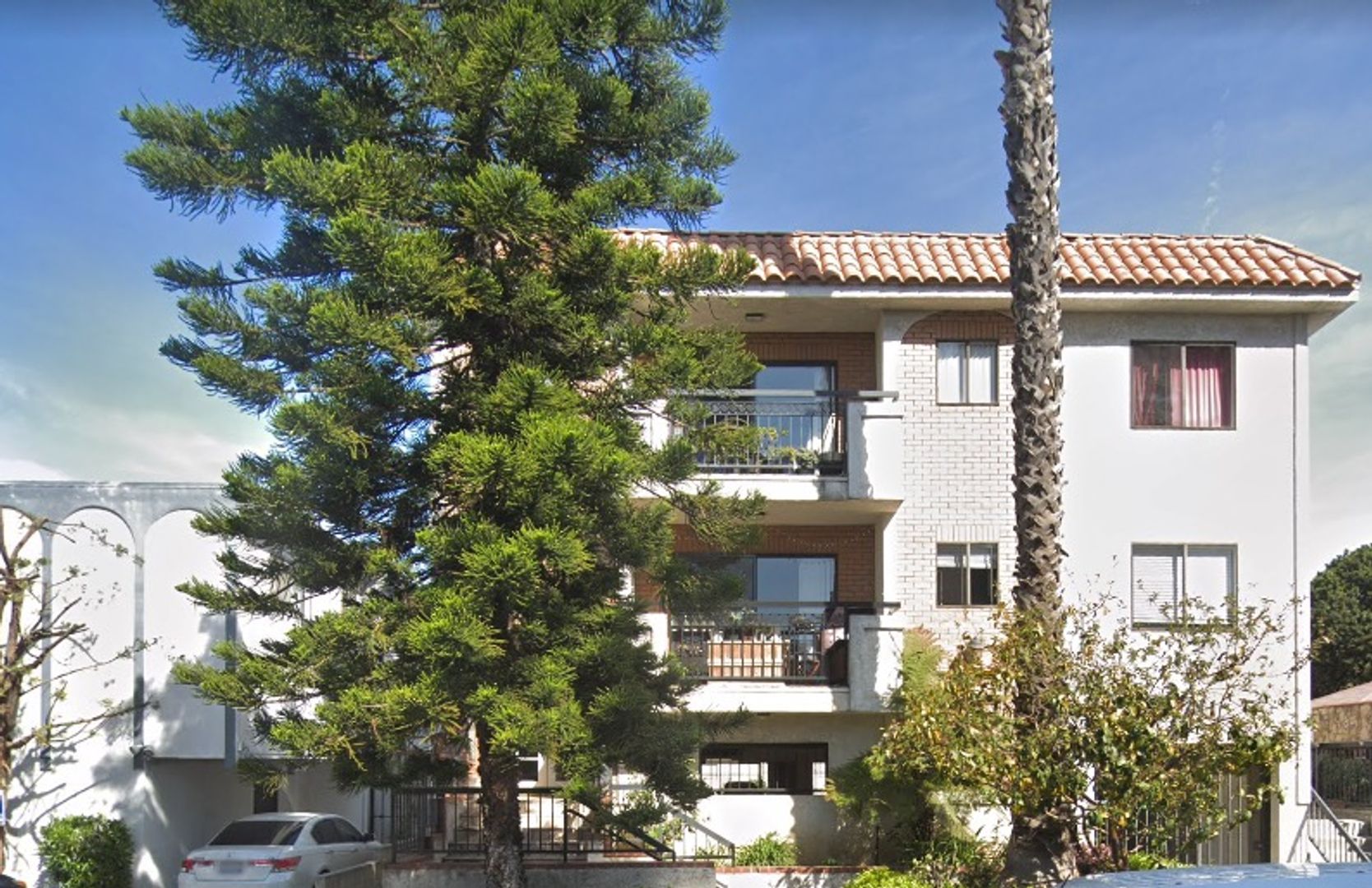 Los Angeles Apartment: 12611 Pacific Ave.