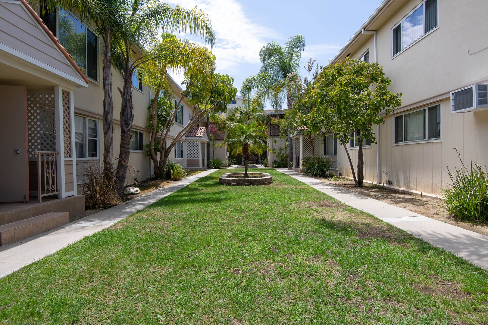 Los Angeles Apartment: 10554-60 National Blvd.