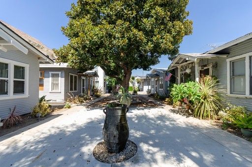 *$1000 OFF 1ST MONTH* Glendale, Remodeled 1 Bedroom 1 Bath with Stainless Steel Appliances, Private Patio and Many Upgrades Throughout! – photo 1