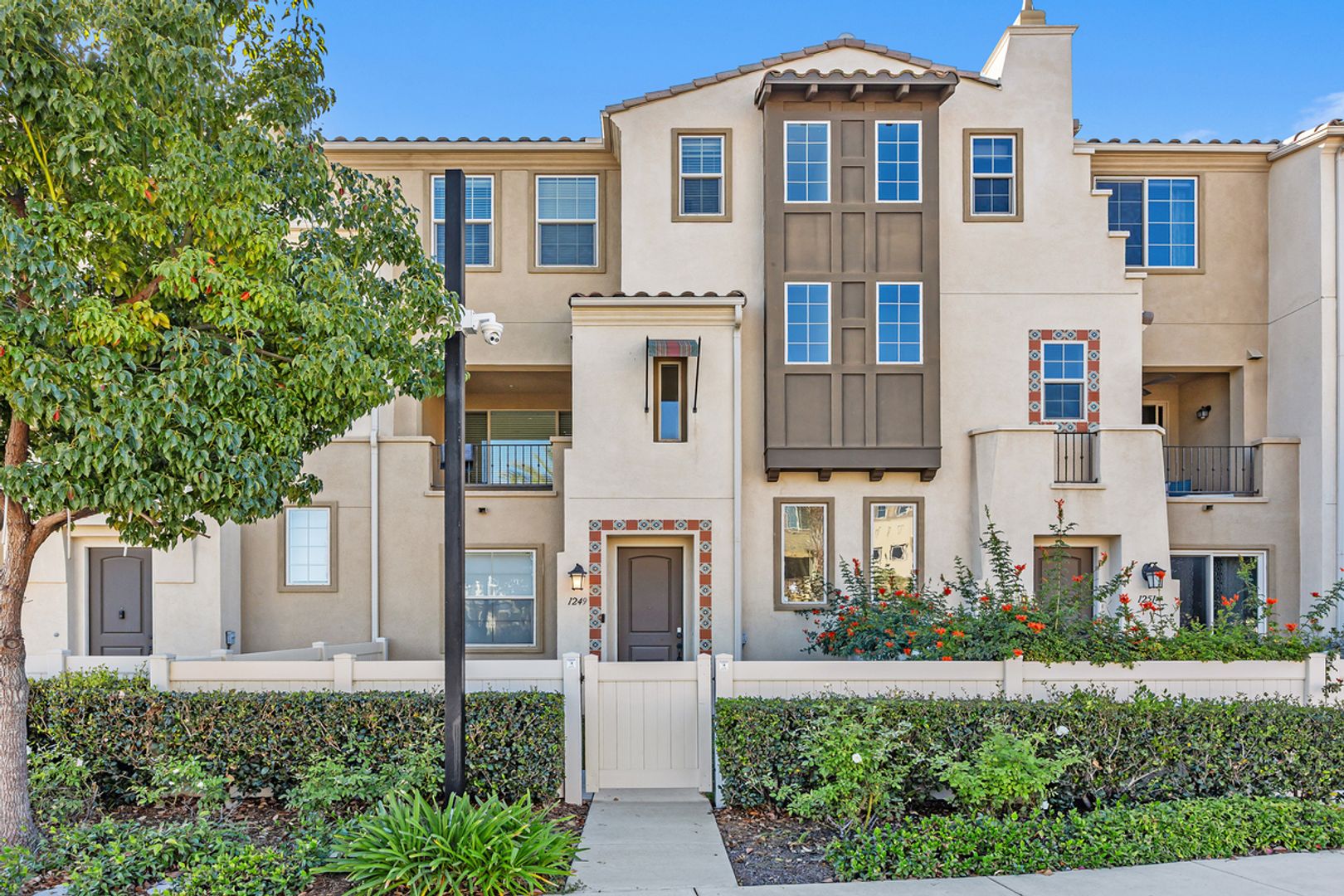 Oceanside Townhome: 1249 Via Lucero