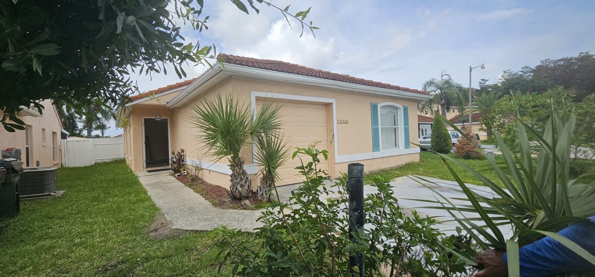 Kissimmee House: 2338 Cordova Ct.
