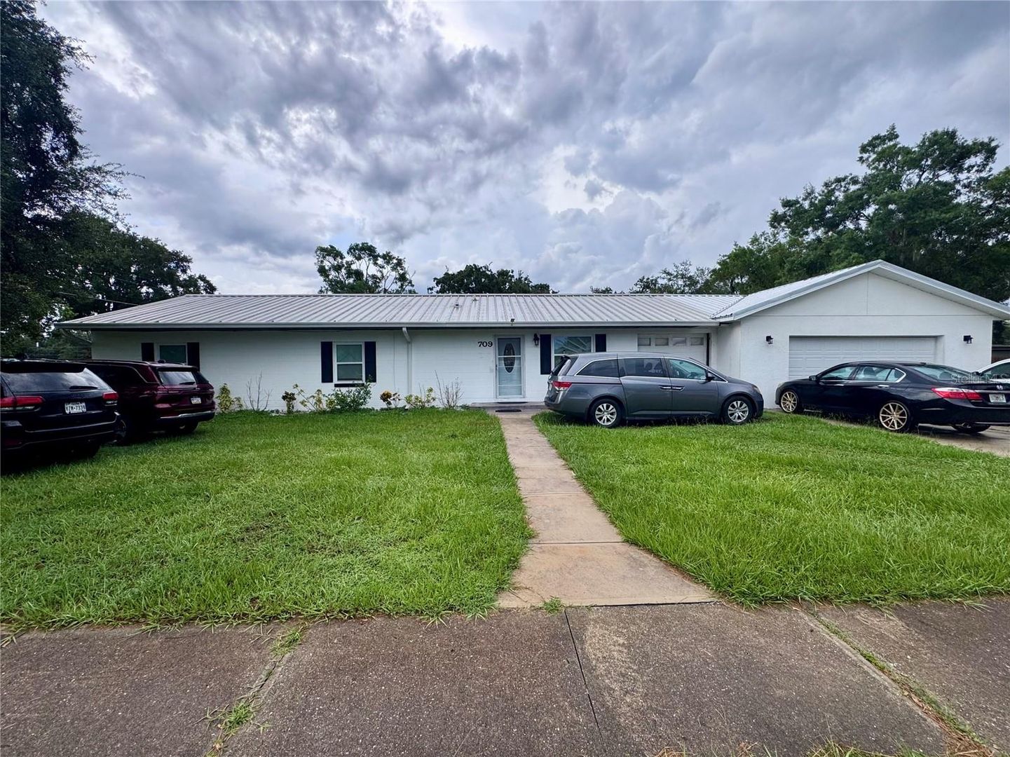 Kissimmee House: 709 S Dillingham Ave,
