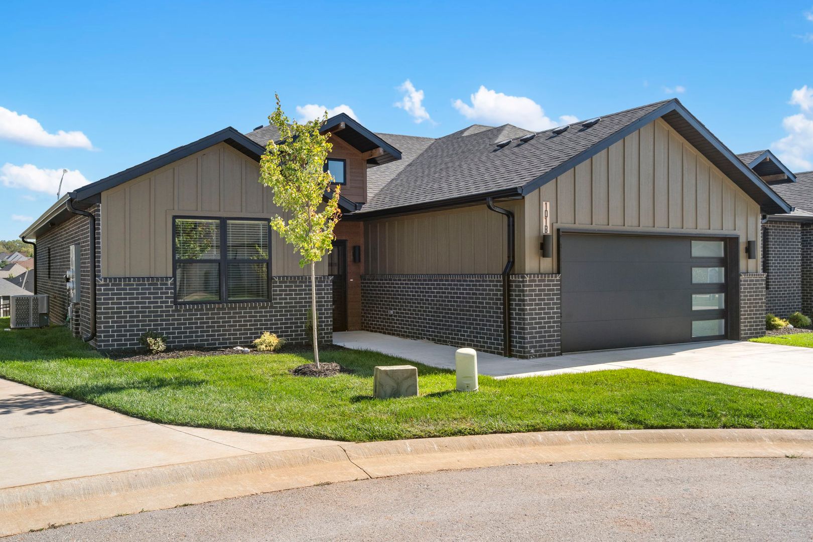 Springfield Apartment: 5955 S Farm Road 163