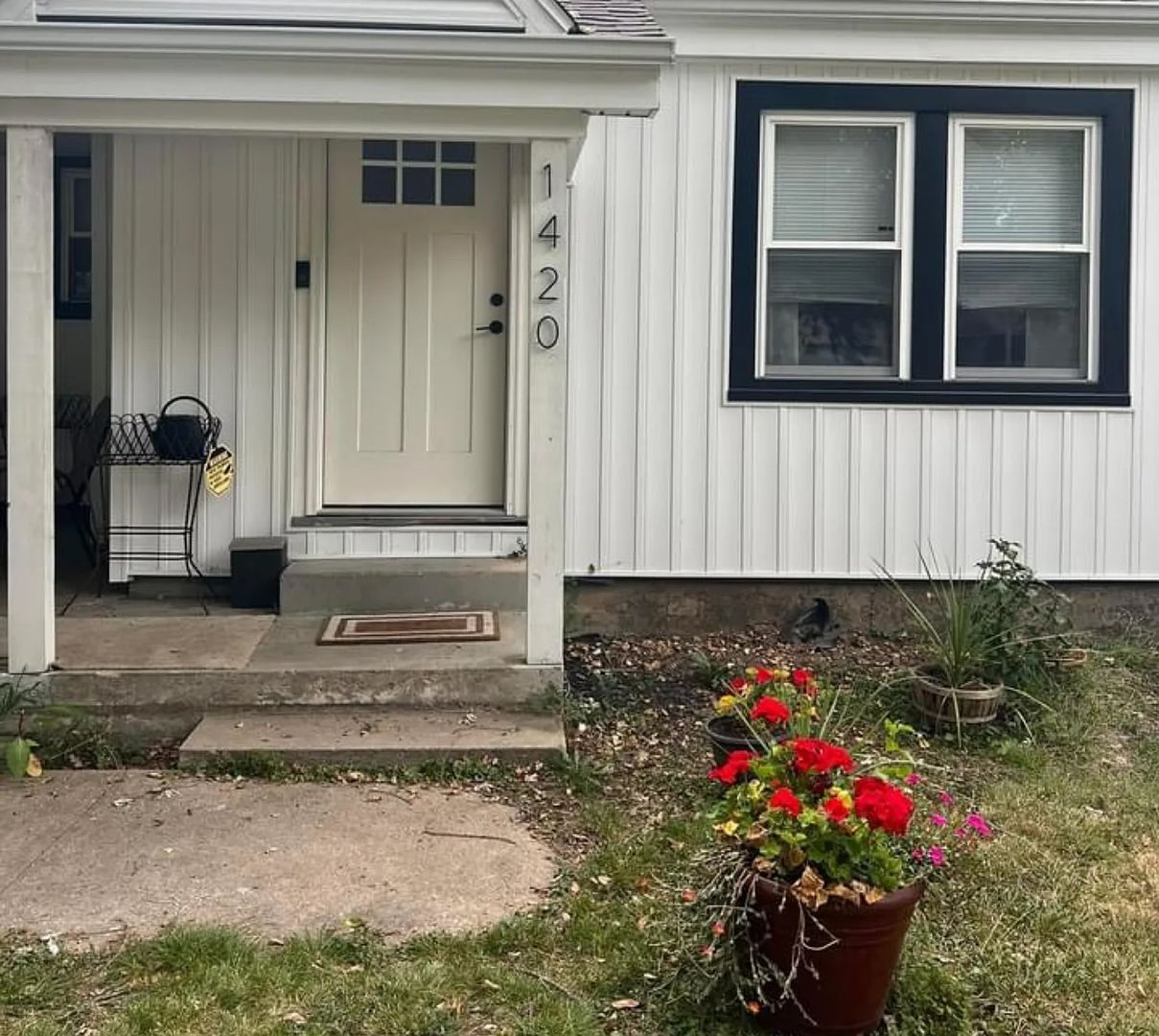 Springfield House: 1420 S Pickwick Ave