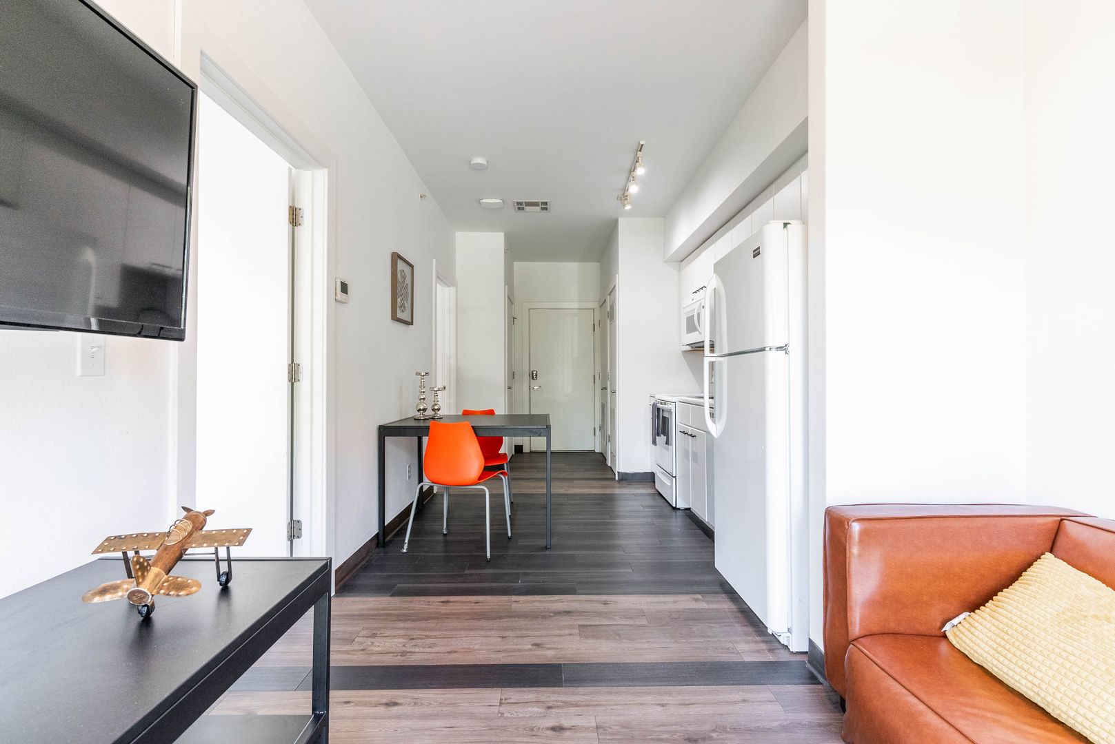 Springfield Apartment: 405 E Madison St