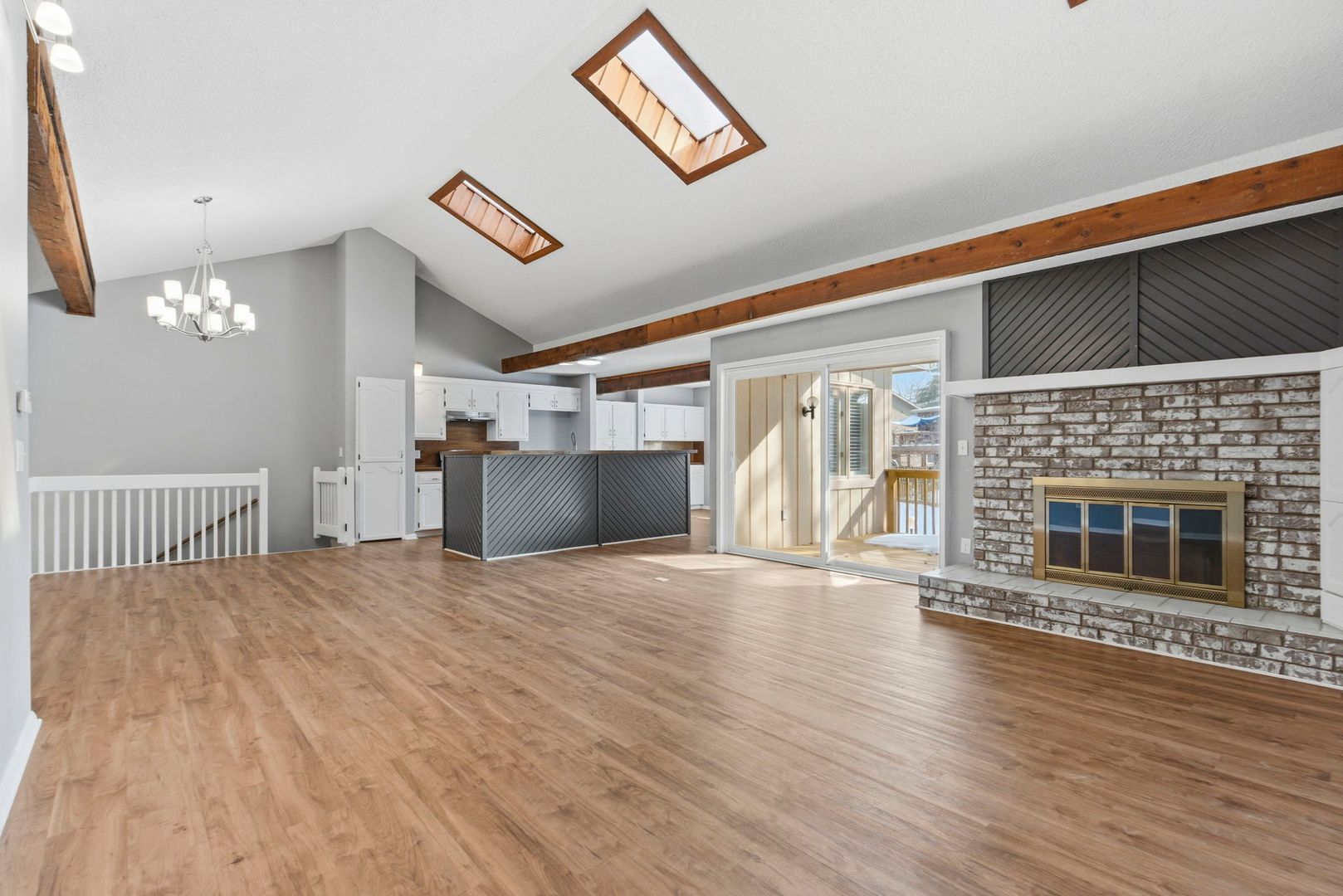 Springfield Apartment: 3460 E. Catalpa St