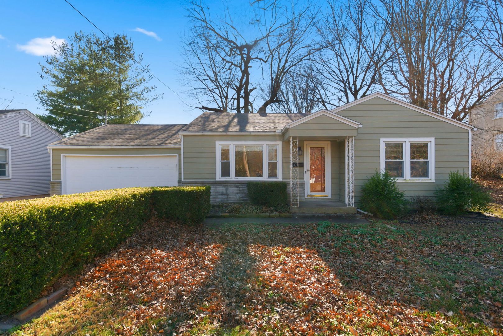 Springfield House: 1354 E Walnut