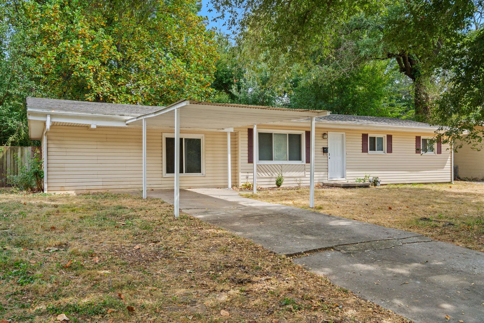 Springfield House: 442 S Monte Vista