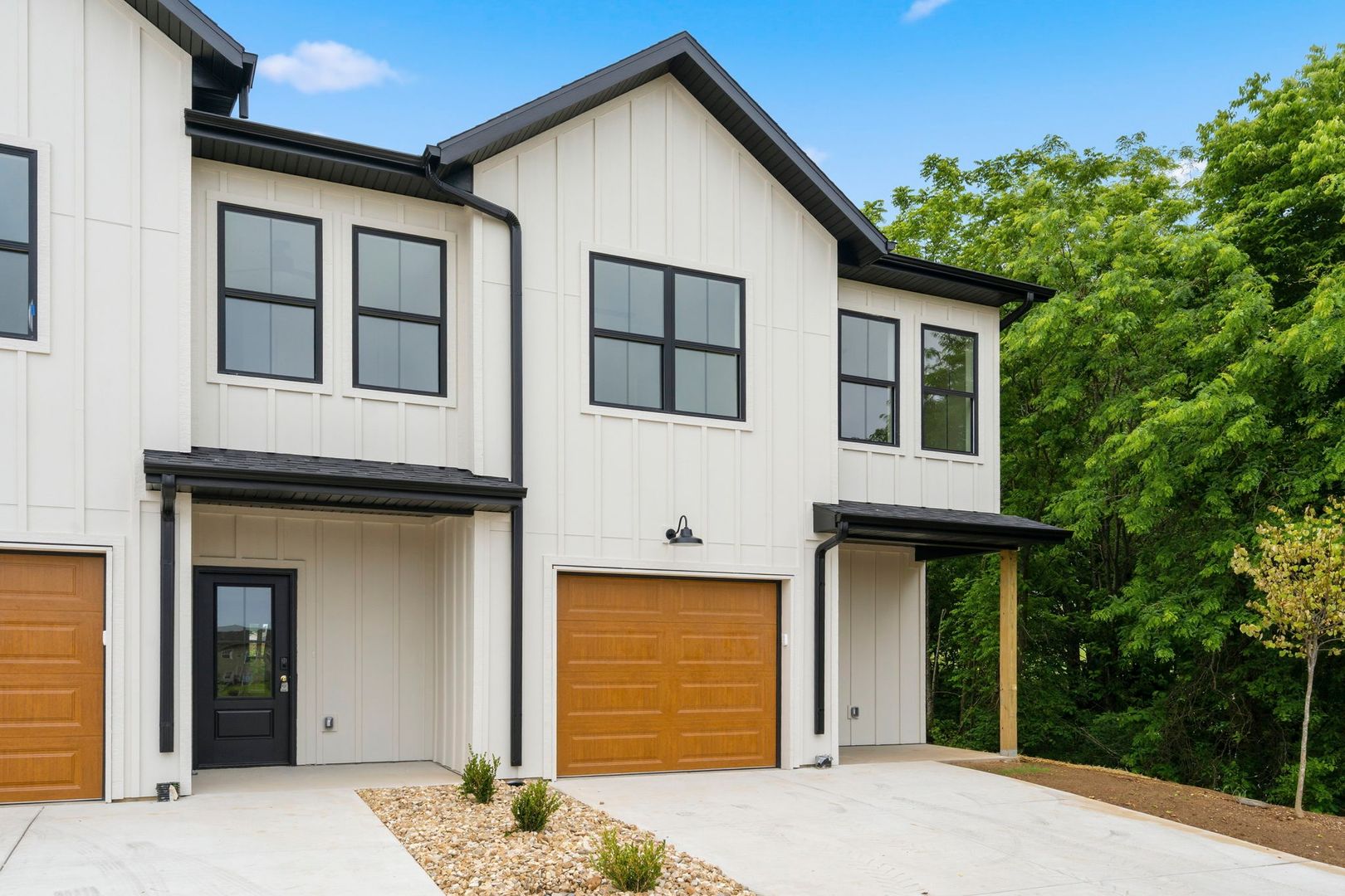 Ozark Apartment: 2191 W Parkview Ave