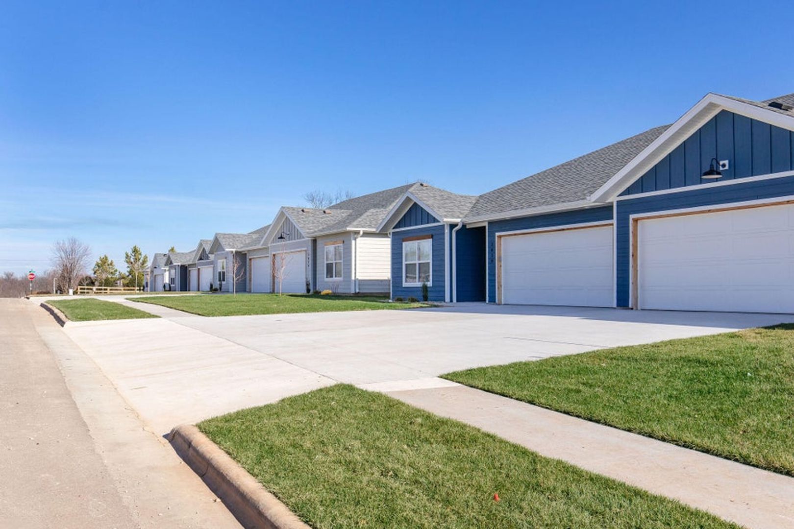 Springfield Apartment: 3804 S York Ave