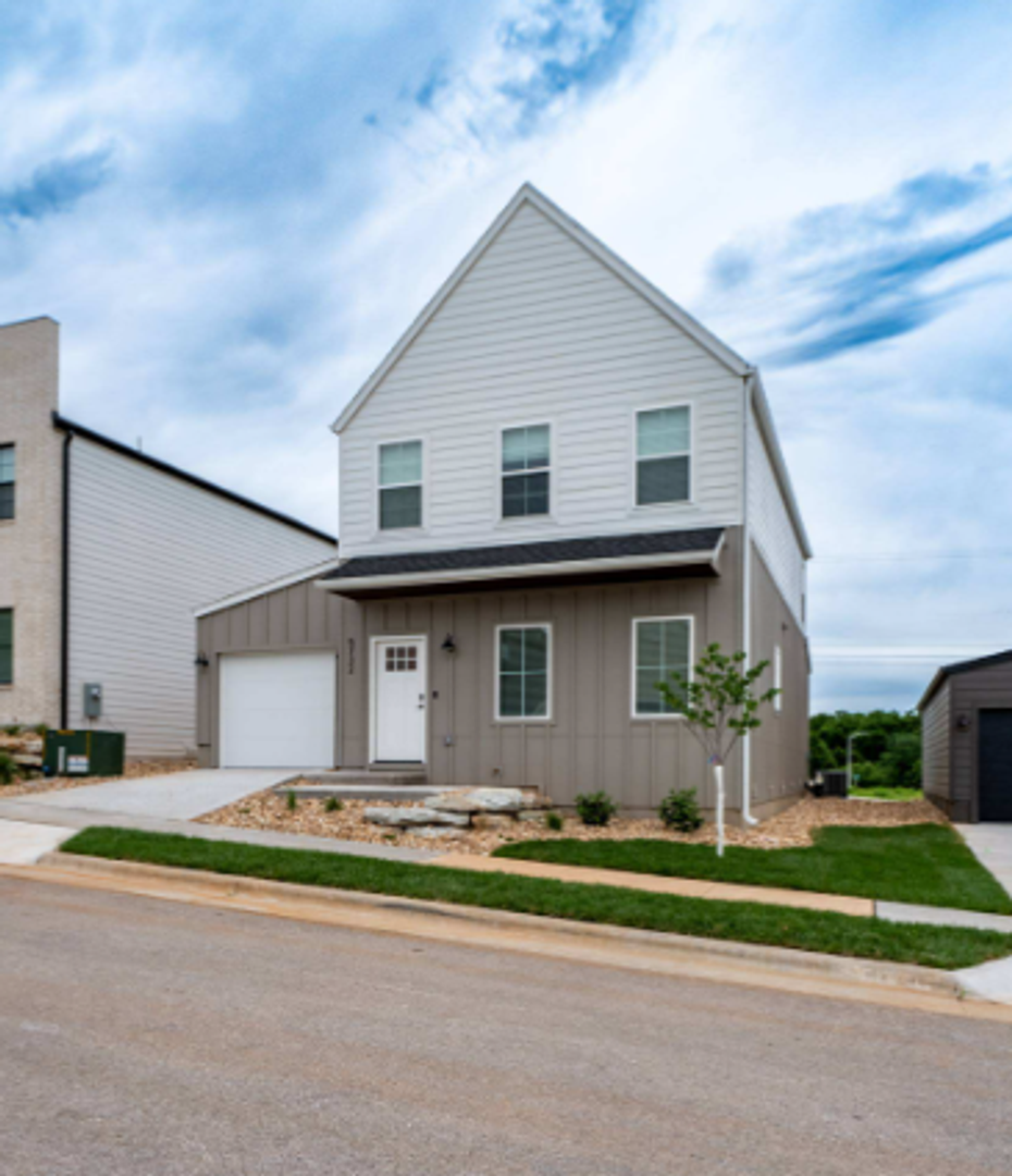 Springfield Apartment: 5773 South Trailside Circle West