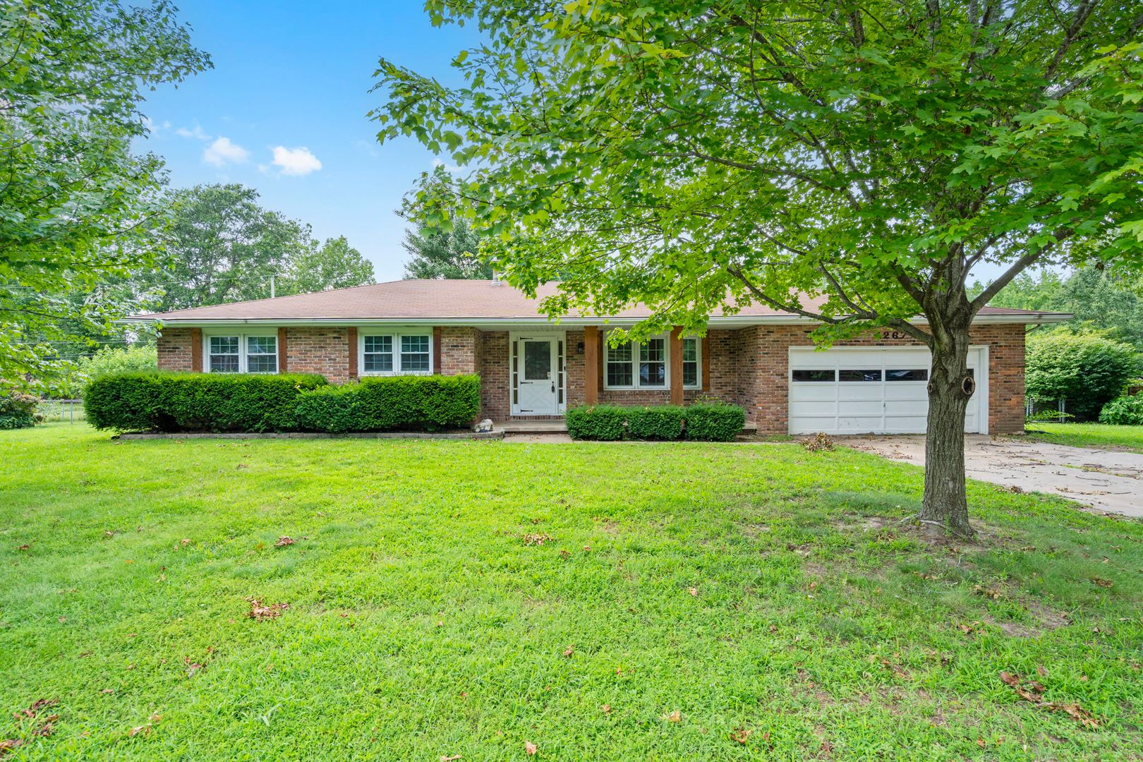 Springfield House: 4267 S Ridgecrest Dr