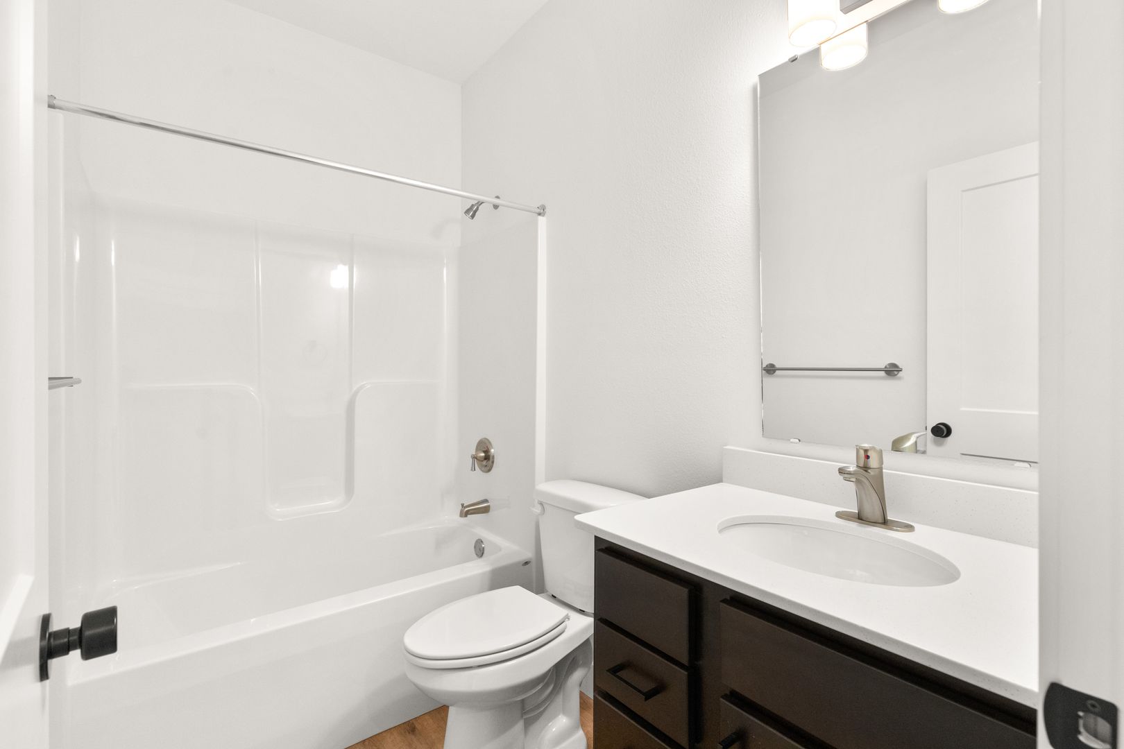 Springfield Apartment: 3804 S York Ave