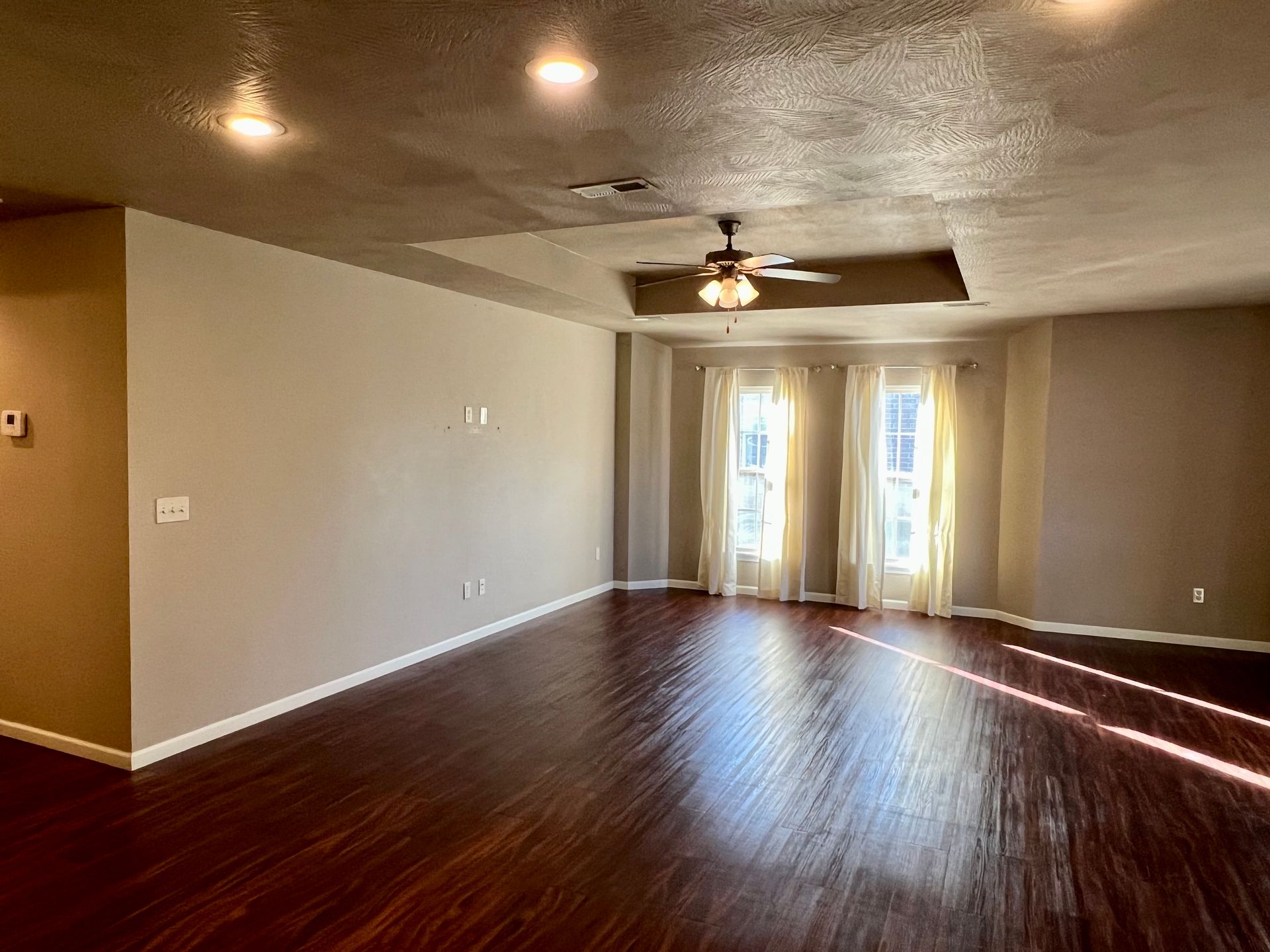 Ozark Multiplex: 2406 Bridlewood Trl