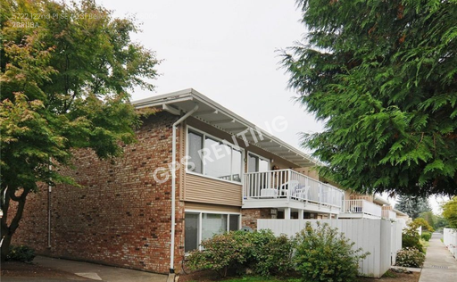 Lovely Condo in Newport Hills – photo 1