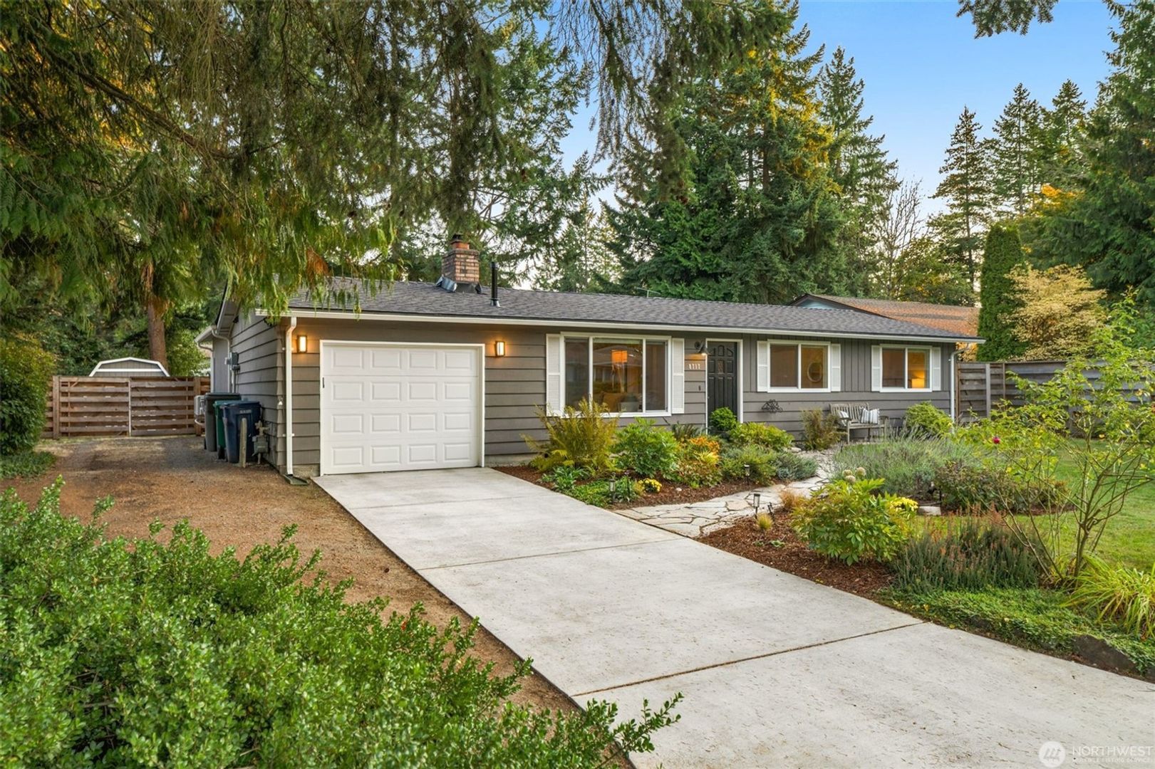 Kirkland House: 8717 NE 137th Pl, Kirkland,