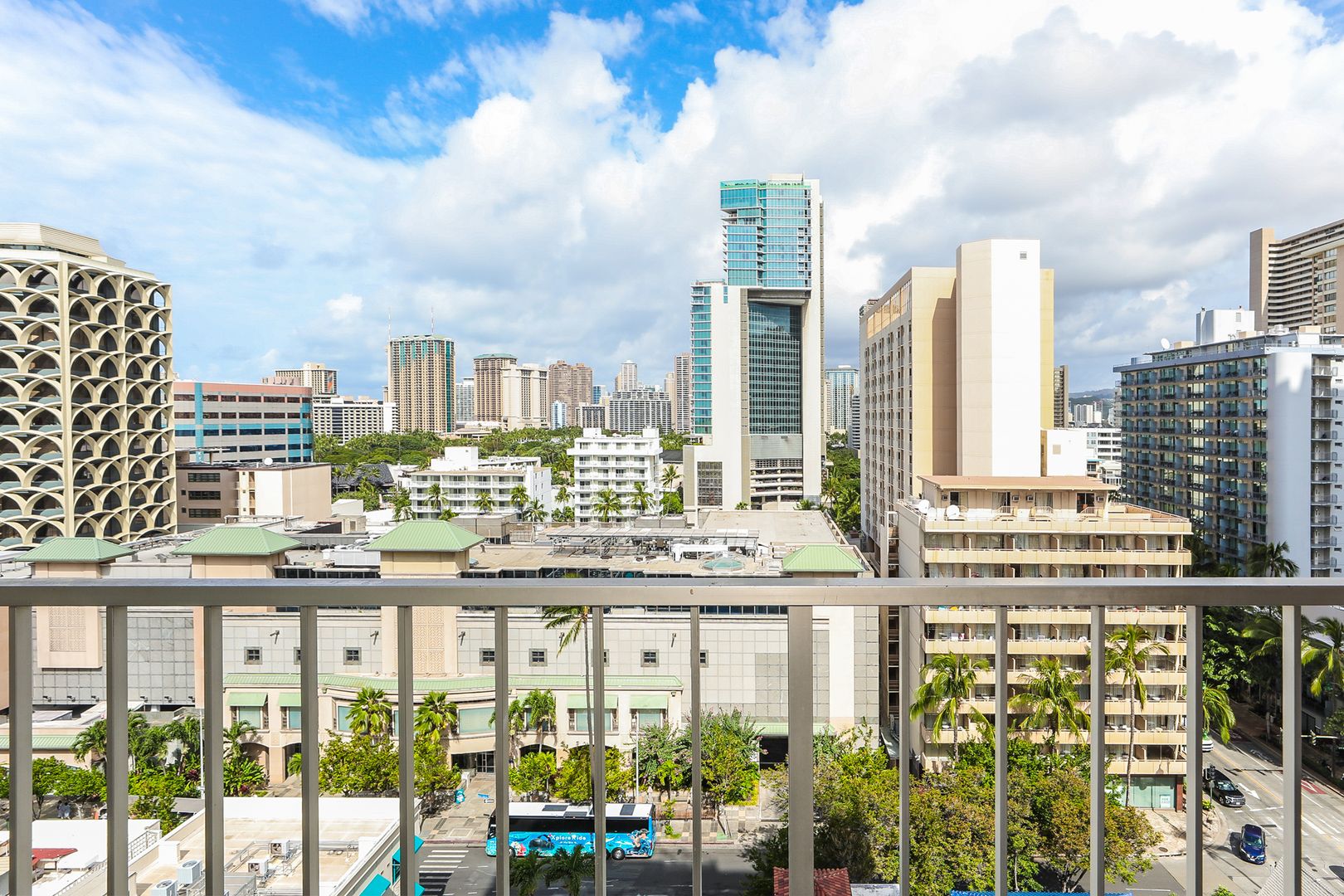 Honolulu Condo: 364 Seaside Ave. #1310