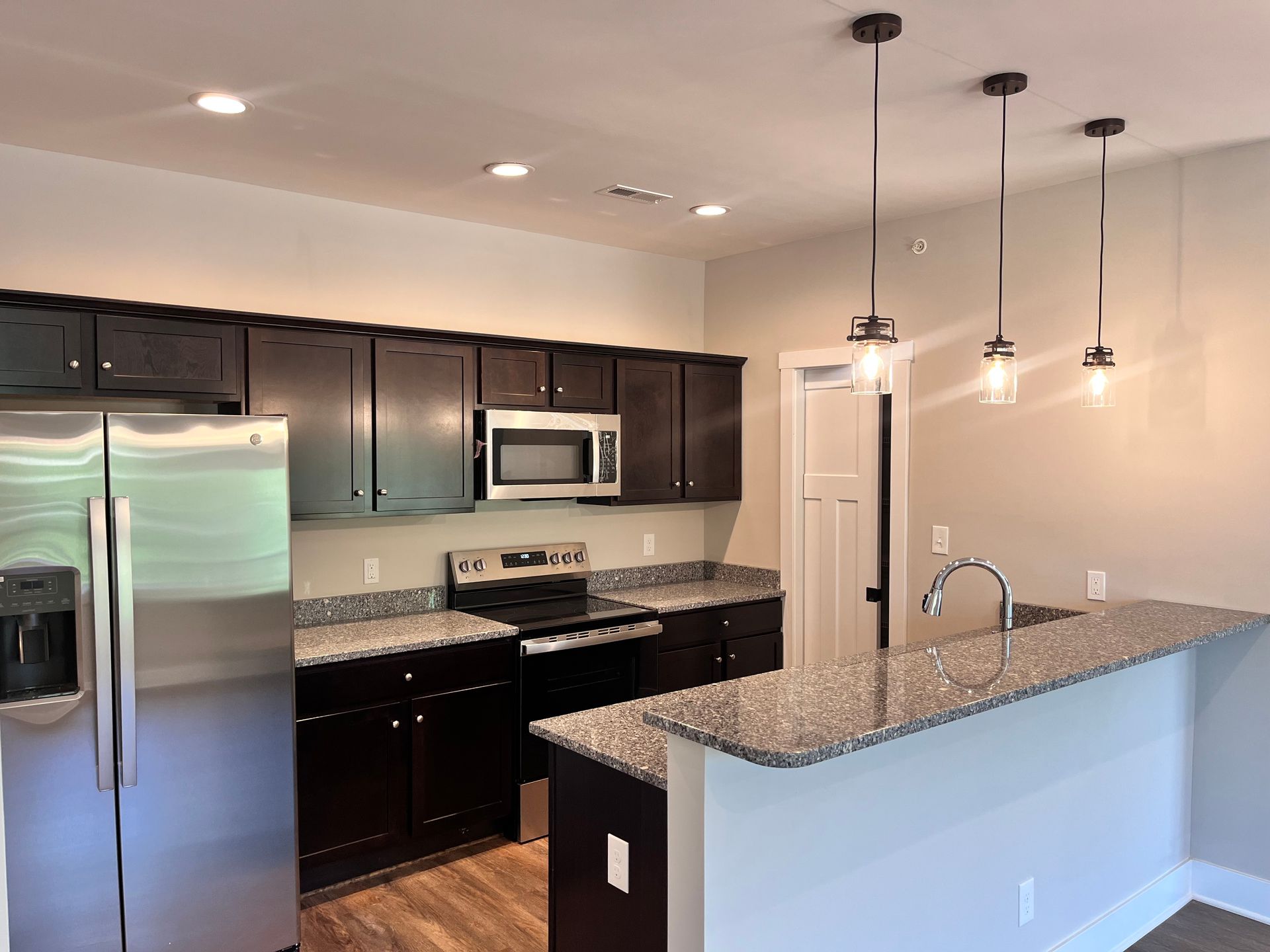 Forest Apartment: 1039 Gables Dr