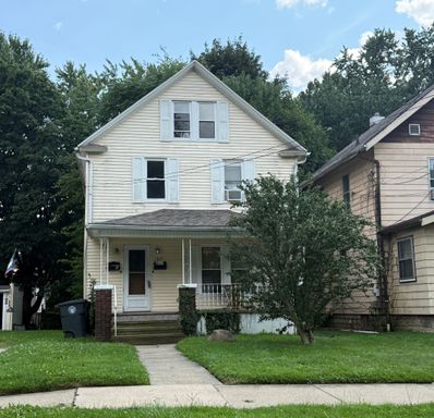 2 bedroom Second Floor Apartment – photo 1